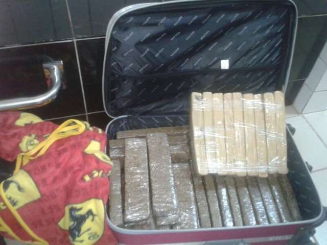 Em pouco mais de 24 horas PRF apreende 60 kg de maconha na BR-163, em Coxim