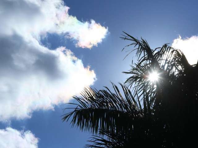 Fim de semana ser&aacute; de chuvas isoladas e leve queda nas temperaturas