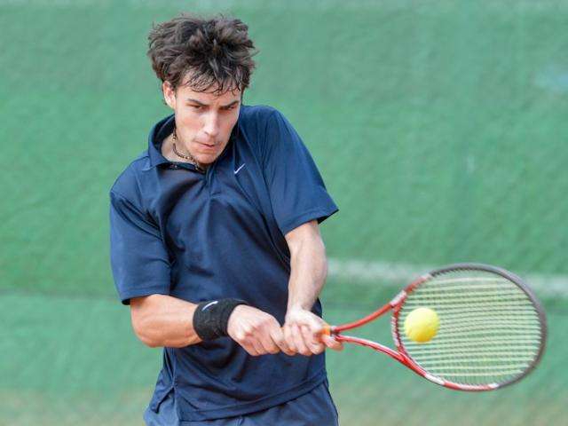 Tenista de MS disputa semifinais da Copa Guga Kuerten em Florian&oacute;polis