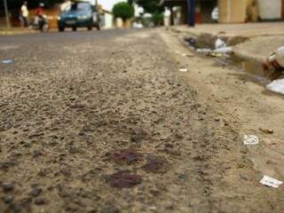 Jovem &eacute; morto com tr&ecirc;s tiros na frente de casa na Vila Nha-nh&aacute;