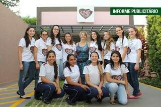 Empres&aacute;ria patrocina esporte e garante uniforme a time de handebol