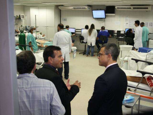 Visita destaca pontos que deixam funcion&aacute;rios da Santa Casa vulner&aacute;veis