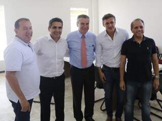 Claro, Herculano, Corrêa, Lucas e David, após reunião que confirmou apoio do G-6 ao deputado do PSDB na disputa pelo comando da Assembleia. (Foto: Paulo Francis)
