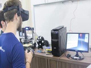Óculos de realidade virtual é uma das inovações da IES (Foto: Divulgação/Unigran Capital)