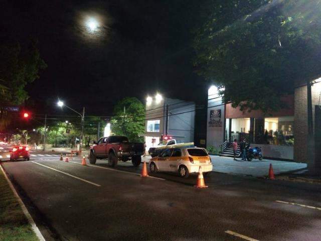 Em blitz da lei seca, pol&iacute;cia flagra 14 dirigindo embriagados e 1 &eacute; detida