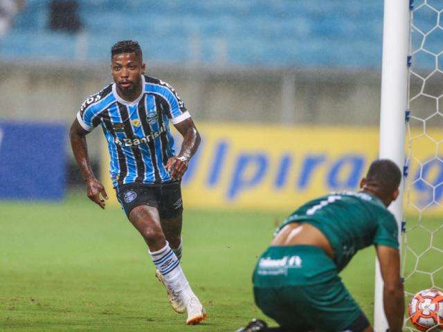 Marinho brilha e faz os 2 gols da vit&oacute;ria do Gr&ecirc;mio sobre o Veran&oacute;polis 