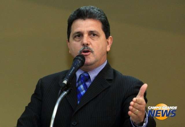 Bernal p&otilde;e professora com c&acirc;ncer para trabalhar e revolta ex-aliado na C&acirc;mara