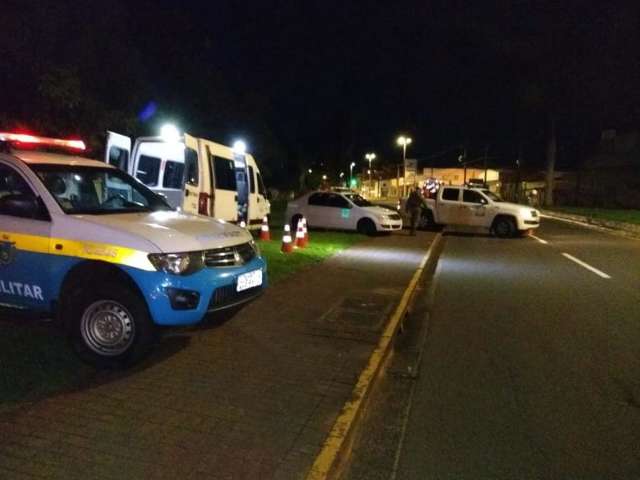 Madrugada termina com duas pris&otilde;es por embriaguez ao volante
