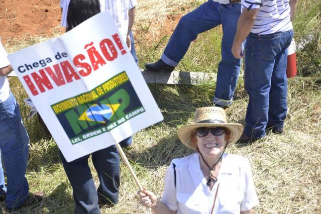 Produtora de 73 anos percorre 273 km para &quot;engrossar&quot; protesto ruralista