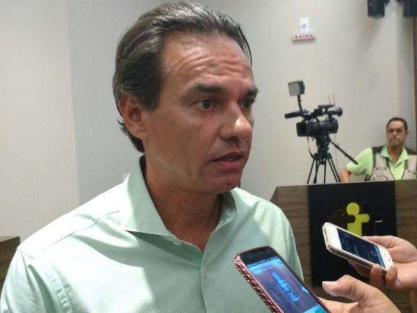 Secretaria far&aacute; levantamento de danos em UPA fechada ap&oacute;s chuva, diz prefeito