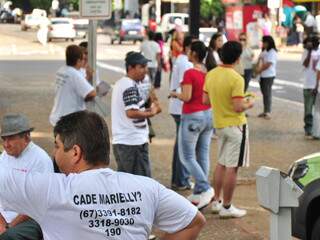 Participantes usaram camisetas com os telefones para contato. (Foto: João Garrigó)