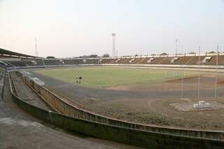 Estádio Morenão, interditado desde 2014 (Foto: Fernando Antunes)
