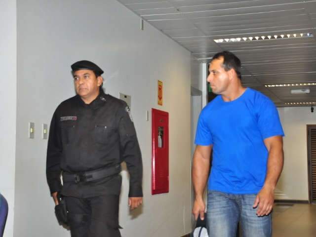  Ci&uacute;mes, &aacute;lcool e amantes podem ter motivado crime de PM contra esposa