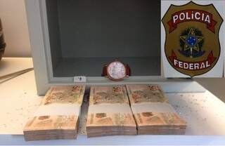 Dinheiro apreendido em operação contra tráfico realizada pela Polícia Federal. 
