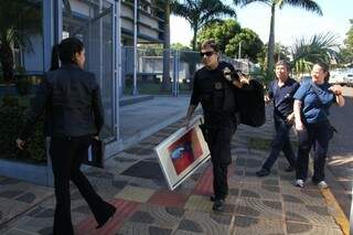 Quadro foi levado para a Superintendência da Polícia Federal (Foto: Marcos Ermínio)