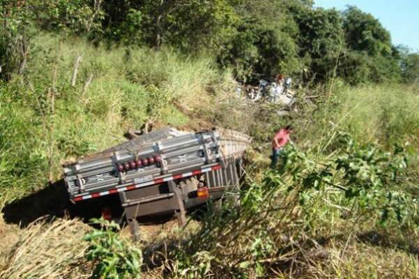  Jovem morre em acidente com tr&ecirc;s ve&iacute;culos na MS-276
