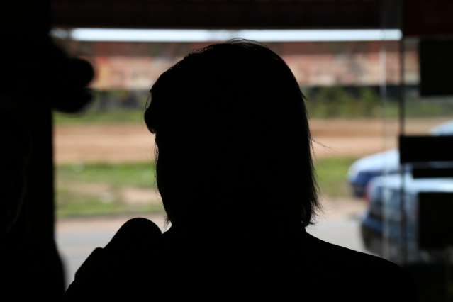 No desespero, v&iacute;tima at&eacute; ajuda ladr&atilde;o, mas agora s&oacute; pensa em mudar rotina