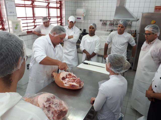 Curso que te ensina a cortar carne abre inscri&ccedil;&otilde;es em Campo Grande 