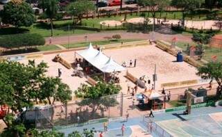 Praça de Esportes Belmar Fidalgo, na região central de Campo Grande, recebe torneio de futevôlei neste final de semana