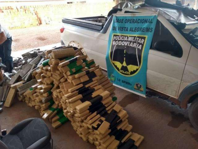 Traficante abandona carro carregado com 811 kg de maconha