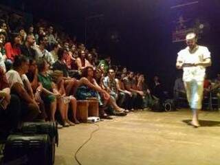 A peça em sua apresentação em Campo Grande, no último domingo (4), no Teatral Grupo de Risco. (Foto: Leonardo de Castro)