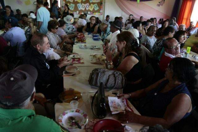Noivado marca comemora&ccedil;&atilde;o do Dia do Idoso durante evento na Moreninha