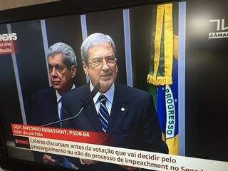 André apareceu na transmissão ao vivo da votação do impeachment. (Foto: Reprodução)