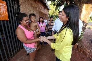 Rose conversou com moradoras do bairro Jardim Colúmbia (Foto: Divulgação - Assessoria)