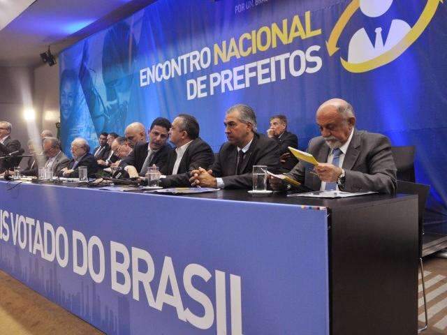 &#039;N&atilde;o h&aacute; milagre, mas organiza&ccedil;&atilde;o&#039;, diz Reinaldo em encontro nacional tucano