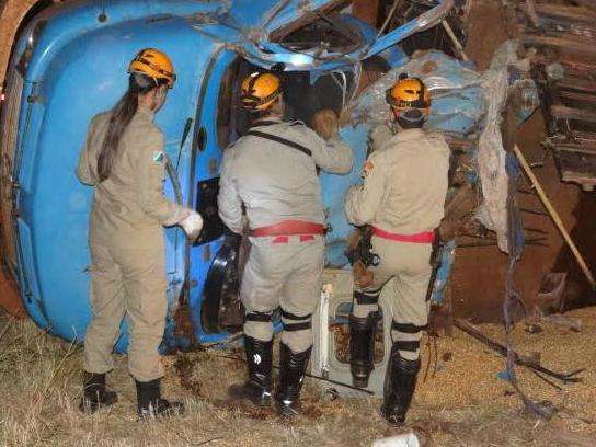 Motorista morto em capotagem de caminh&atilde;o estava no 1&ordm; dia de trabalho