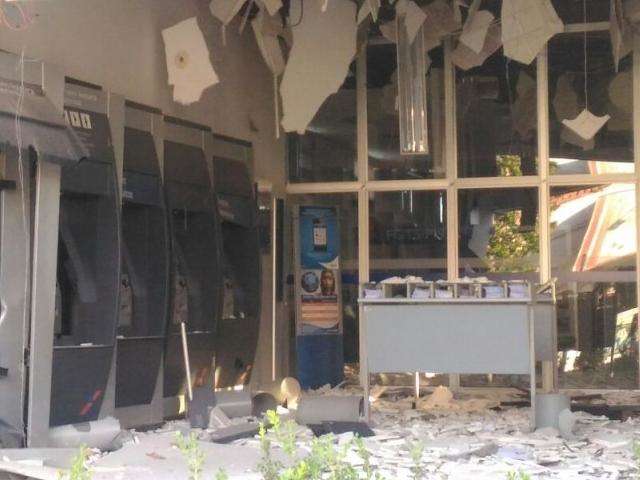 Ap&oacute;s explos&atilde;o a banco, popula&ccedil;&atilde;o poder&aacute; sacar FGTS nas lot&eacute;ricas 
