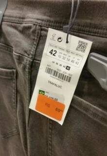 Calça jeans da Zara, por R$ 69,00.