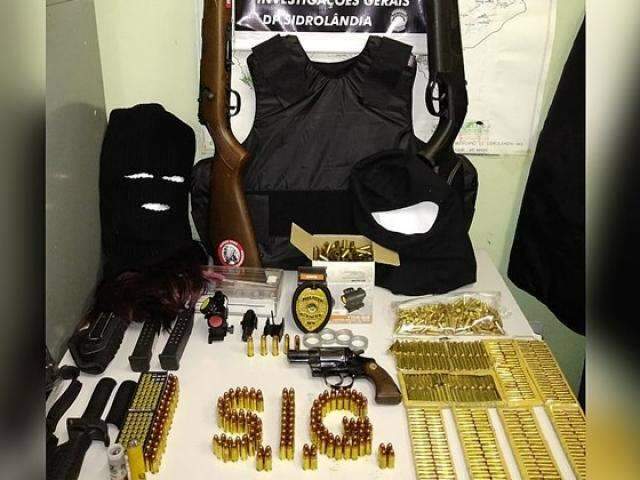 Pastor &eacute; preso com armas e mais de 800 muni&ccedil;&otilde;es escondidas em casa 