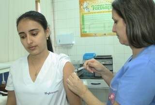 Apesar dos números de gripe se manterem estáveis, imunização ainda é essencial. (Foto:Divulgação)