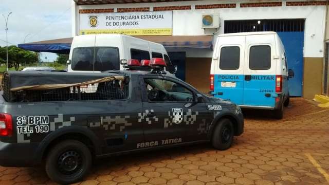 Presos fazem motim e ref&eacute;ns em cela onde detento foi decapitado