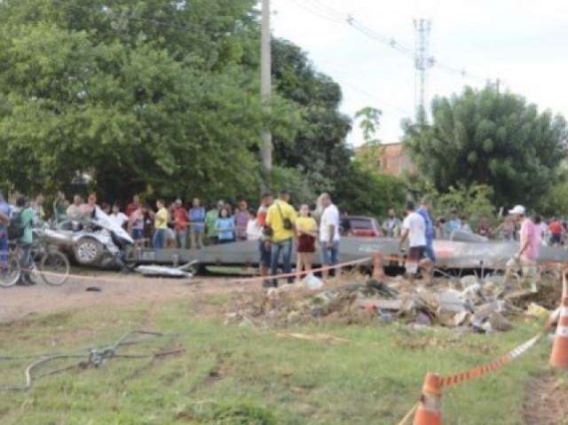 Descarrilamento que matou professora atingiu 3 carros e 1 moto