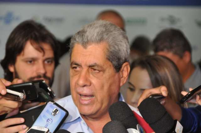 Governador participa de entregas em escolas e no residencial Nelson Trad