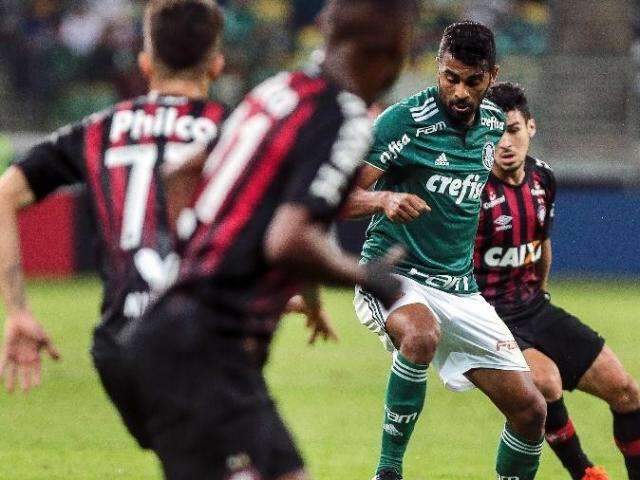 Palmeiras vence Athletico-PR por 1 a 0 e &eacute; l&iacute;der do Campeonato Brasileiro 