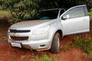 Camionete tem placa clonada no veículo que foi roubado em Nioaque-MS. (Foto: divulgação)