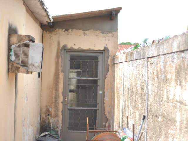  Ladr&atilde;o entra pelo ar-condicionado e faz limpa em casa enquanto morador viaja