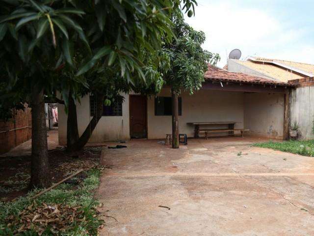 Mulher achada morta em casa de policial foi assassinada com 4 tiros