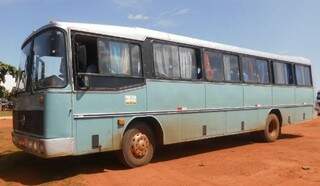 Ônibus irregular transportava funcionários de frigorífico entre municípios. (Foto: Divulgação/Agepan)