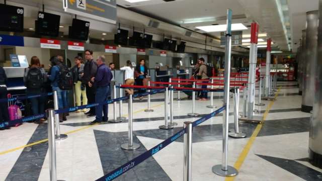 Demanda por servi&ccedil;os tem queda de 11,7% em agosto, segundo IBGE