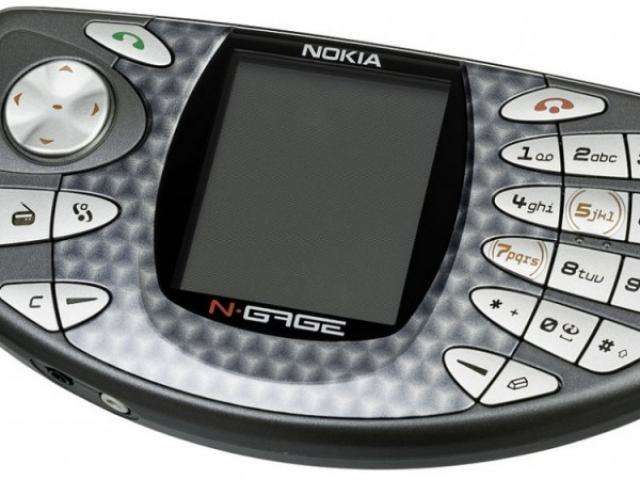 Em 2003 a Nokia inovava lan&ccedil;ando o N-Gage, um h&iacute;brido de console e celular