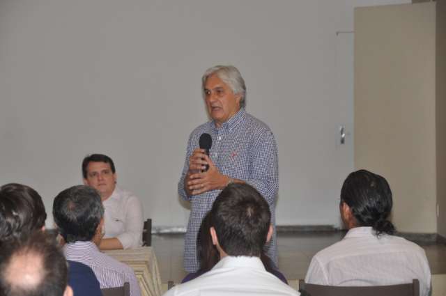 Grava&ccedil;&atilde;o de propaganda e mensagens de parab&eacute;ns marcam dia de candidatos