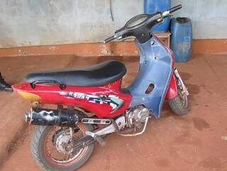Moto utilizada no crime foi apreendida pela Polícia Paraguaia (Foto: Divulgação/PC)
