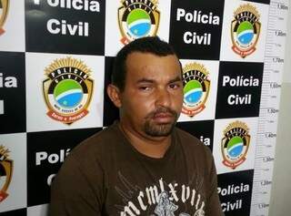 Maurício Silva Soares, morador em Dourados, foi preso após troca de tiros com policiais (Foto: Cido Costa/Dourados Agora)
