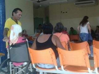 Problemas continuam e pacientes esperam até sete horas por atendimento em UPA Problemas continuam e pacientes esperam até sete horas por atendimento em UPA