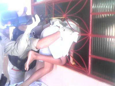  Em Coxim, adolescente fica preso em grade ao tentar entrar pela janela 