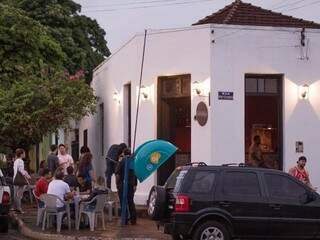 O Bar Genuíno, fica na esquina entre as ruas Aporé e Paisandú, no bairro Amambai. (Foto: André Patroni)
